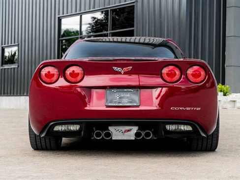 Used 2007 Chevrolet Corvette Coupe w/ Preferred Equipment Group RWD image 6