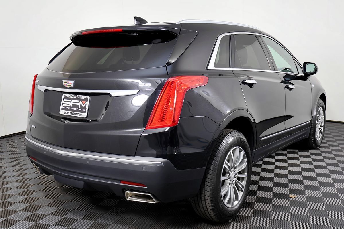 Used 2017 Cadillac XT5 Luxury w/ Driver Awareness Package AWD/4WD image 9