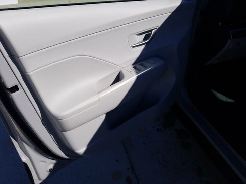 New 2026 Hyundai Kona SEL Premium image 9