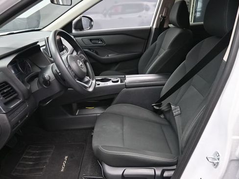Used 2024 Nissan Rogue S AWD/4WD image 19