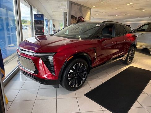 New 2025 Chevrolet Blazer EV RS image 1