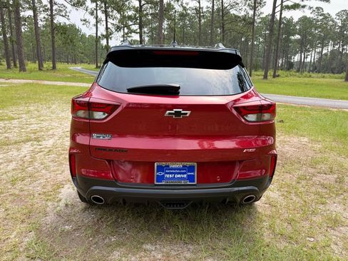 Used 2021 Chevrolet TrailBlazer RS w/ Technology Package FWD image 4
