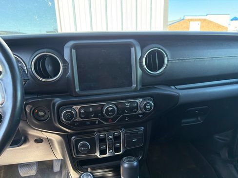 Used 2021 Jeep Wrangler Unlimited Sahara w/ Dual Top Group AWD/4WD image 14