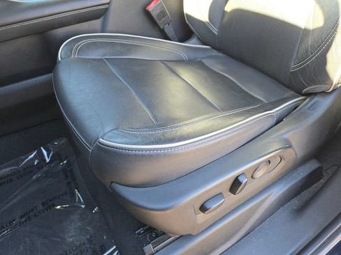 Used 2021 Chevrolet Suburban Premier w/ Premium Package AWD/4WD image 12