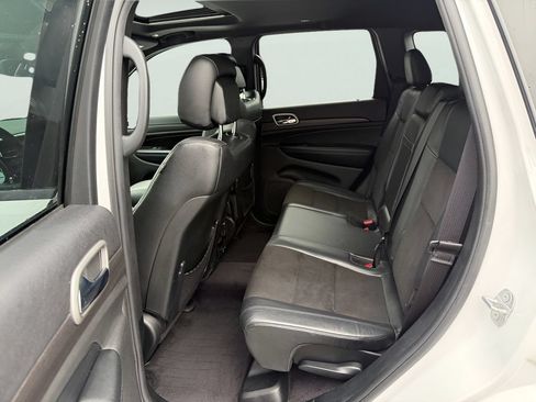 Used 2018 Jeep Grand Cherokee Altitude AWD/4WD image 28