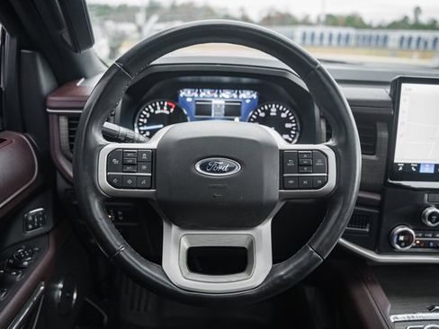 Used 2022 Ford Expedition Max Limited image 36