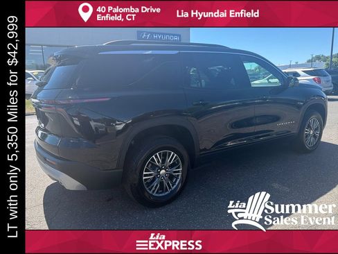 Used 2026 Chevrolet Traverse LT w/ Driver Confidence Package AWD/4WD image 3