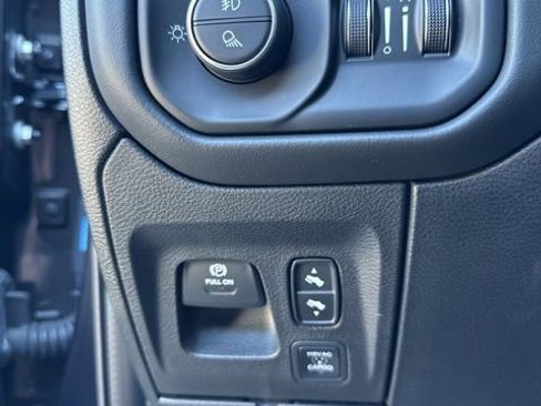 Used 2019 RAM 1500 Limited image 40