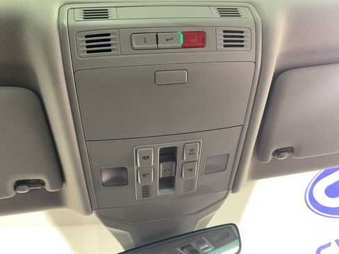 Used 2023 Volkswagen Jetta SE w/ Panoramic Sunroof Package FWD image 27
