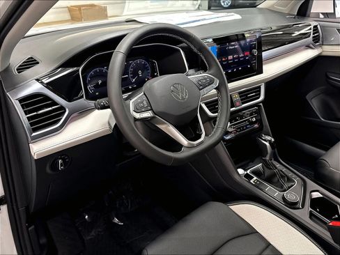 New 2026 Volkswagen Taos SEL AWD/4WD image 7