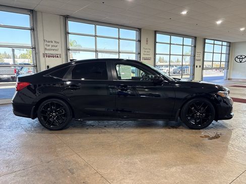Used 2023 Honda Civic Sport image 3