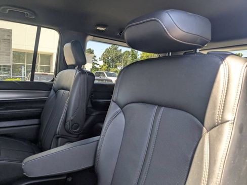 Used 2025 Jeep Wagoneer Series II AWD/4WD image 27