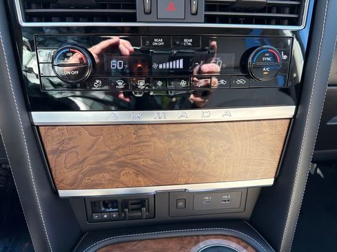 Used 2024 Nissan Armada SL w/ Captain's Chairs Package image 30