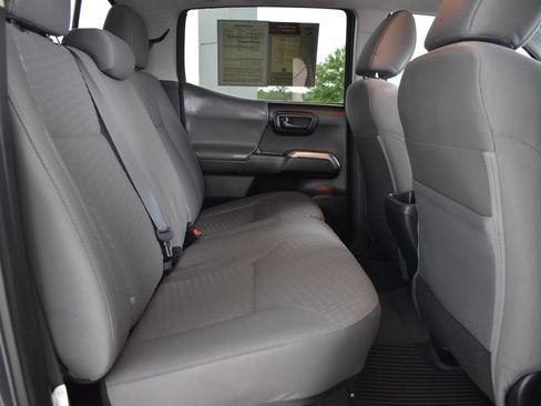 Used 2022 Toyota Tacoma SR5 w/ Technology Package RWD image 16