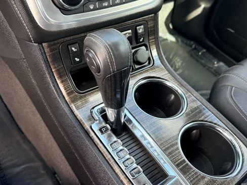 Used 2017 GMC Acadia Limited SLT image 23