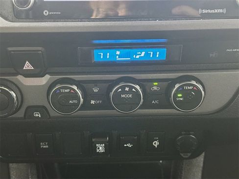 Used 2023 Toyota Tacoma TRD Sport image 18