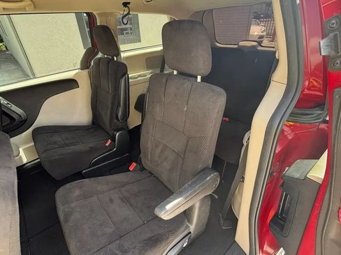 Used 2013 Dodge Grand Caravan SXT FWD image 10