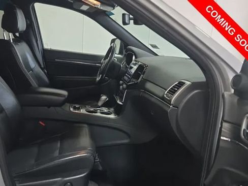 Used 2019 Jeep Grand Cherokee Limited image 10