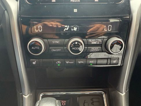 Used 2020 Subaru Ascent Limited w/ Technology Package AWD/4WD image 27