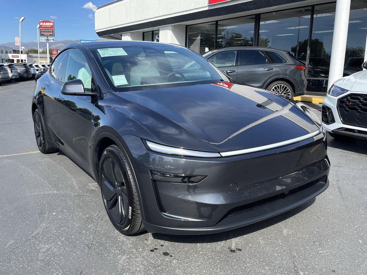 Used 2026 Tesla Model Y Long Range AWD/4WD image 2