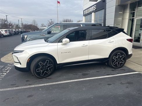 Used 2024 Chevrolet Blazer RS w/ Driver Confidence II Package image 6