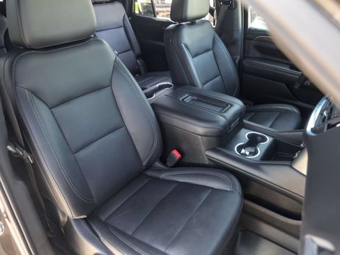 Used 2021 Chevrolet Tahoe Z71 w/ Z71 Signature Package AWD/4WD image 33