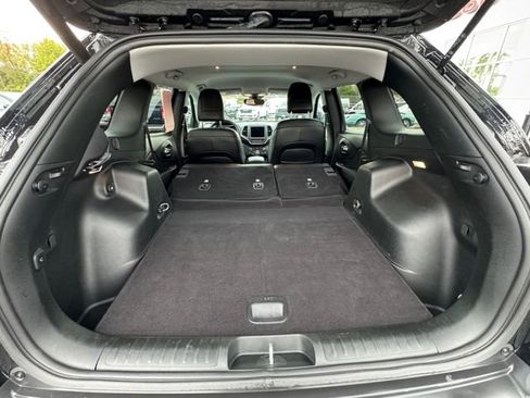 Used 2023 Jeep Cherokee Altitude Lux image 18