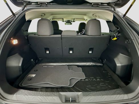 Used 2024 Subaru Crosstrek 2.0i Premium image 29