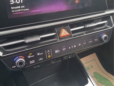 Used 2023 Kia Niro EX w/ EX Cold Weather Package image 17