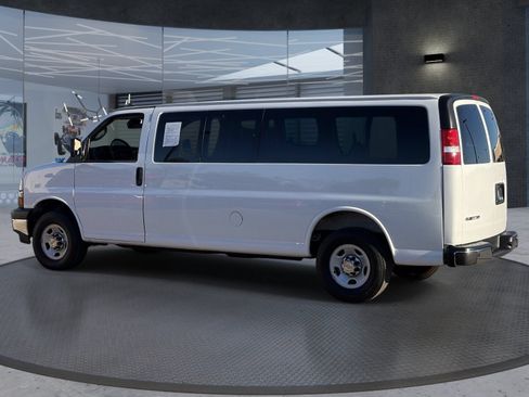 Certified 2025 Chevrolet Express 3500 LT w/ LT Preferred Equipment Group RWD image 4