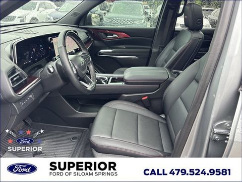 Used 2025 Chevrolet Traverse Z71 w/ Enhanced Driving Package AWD/4WD image 17