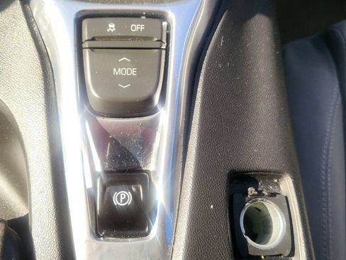 Used 2017 Chevrolet Camaro LT w/ Technology Package RWD image 33