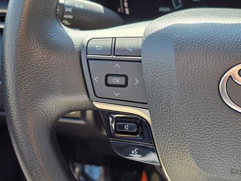 Used 2025 Toyota Camry LE FWD image 32