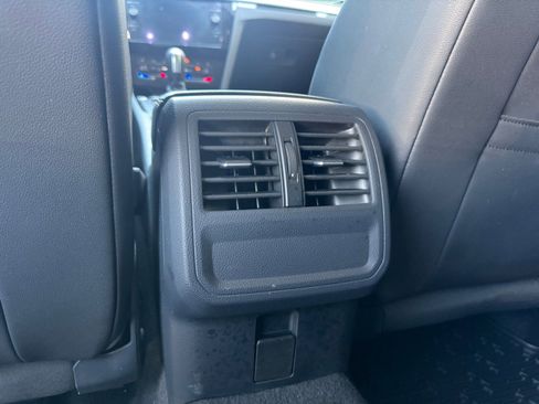 Used 2021 Volkswagen Arteon SE image 19