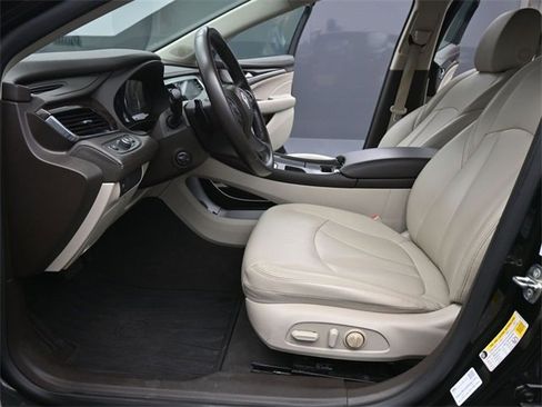 Used 2017 Buick LaCrosse Preferred image 10