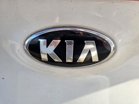 Used 2018 Kia Sportage LX AWD/4WD image 16