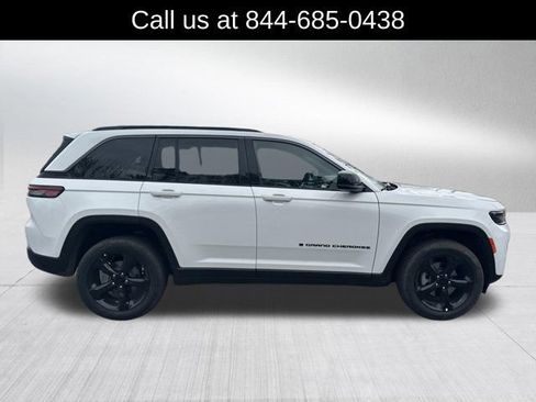 New 2026 Jeep Grand Cherokee Limited w/ Limited Altitude Package AWD/4WD image 4