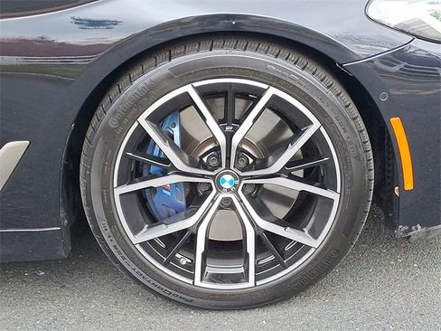 Used 2023 BMW M550i xDrive w/ Executive Package image 8