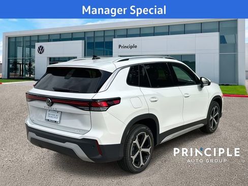 New 2025 Volkswagen Tiguan SE image 5