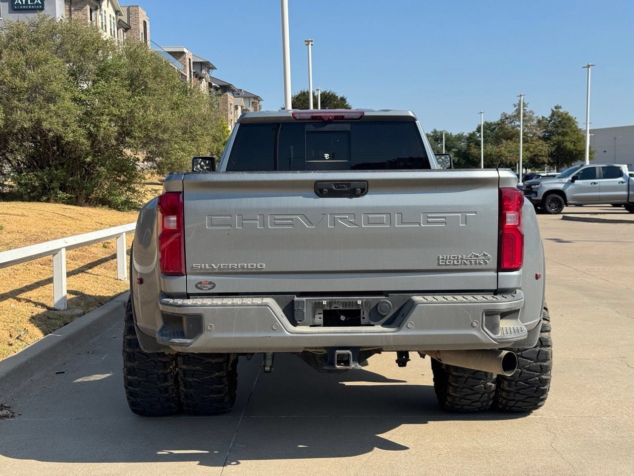 Used 2024 Chevrolet Silverado 3500 High Country w/ High Country Premium Package AWD/4WD image 5