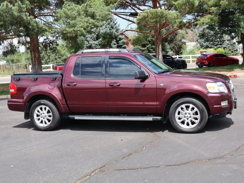 Used 2007 Ford Explorer Sport Trac Limited AWD/4WD image 2