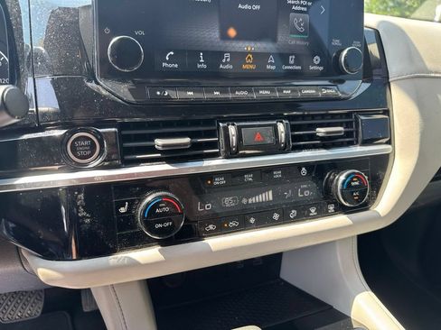 Used 2022 Nissan Pathfinder SL AWD/4WD image 20