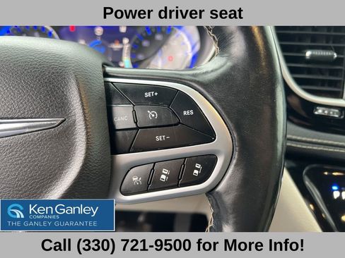 Used 2021 Chrysler Pacifica Touring-L w/ Uconnect Theater Family Group image 31
