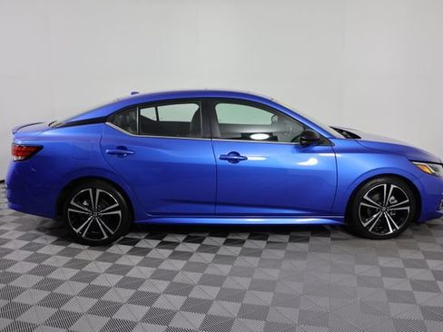 Used 2023 Nissan Sentra SR w/ SR Premium Package FWD image 9