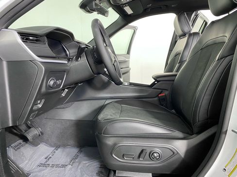 New 2026 Jeep Grand Cherokee Altitude AWD/4WD image 9
