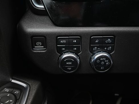 Used 2022 GMC Sierra 1500 SLT w/ SLT Convenience Package AWD/4WD image 40