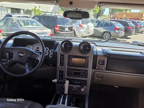 Used 2004 HUMMER H2 w/ Preferred Equipment Group AWD/4WD image 18