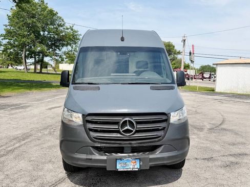 Used 2019 Mercedes-Benz Sprinter 144 image 2