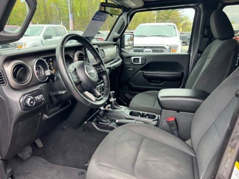 Used 2018 Jeep Wrangler Unlimited Sport S AWD/4WD image 7
