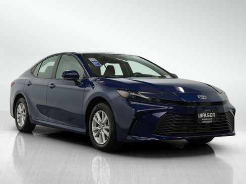 Used 2026 Toyota Camry LE image 7